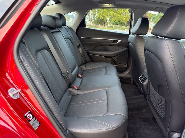 Used 2023 Hyundai Sonata Limited FWD image 14