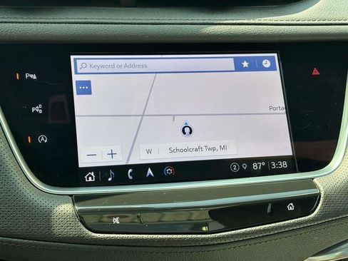 Used 2023 Cadillac XT5 Sportv w/ Technology Package AWD/4WD image 17