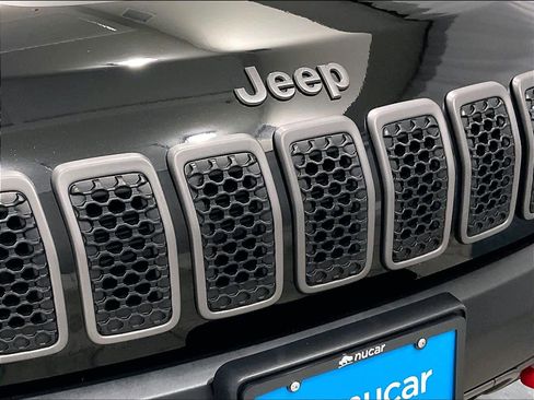 Used 2022 Jeep Cherokee Trailhawk w/ Comfort/Convenience Group image 31