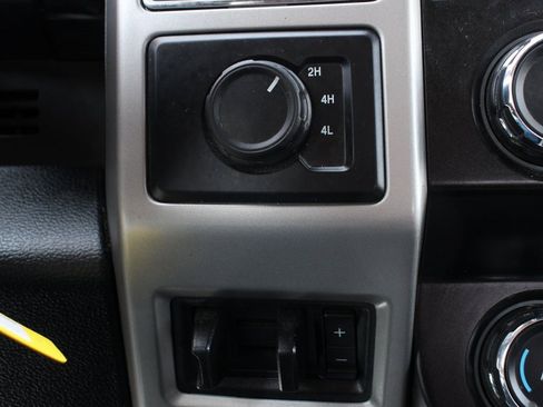 Used 2020 Ford F250 Lariat w/ Lariat Value Package image 30