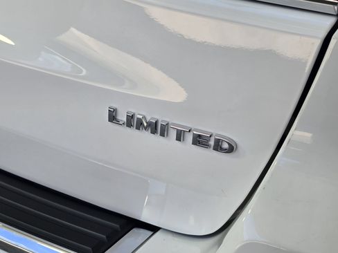 Used 2018 Jeep Grand Cherokee Limited w/ Luxury Group II AWD/4WD image 11