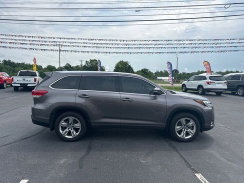 Used 2019 Toyota Highlander Limited image 6
