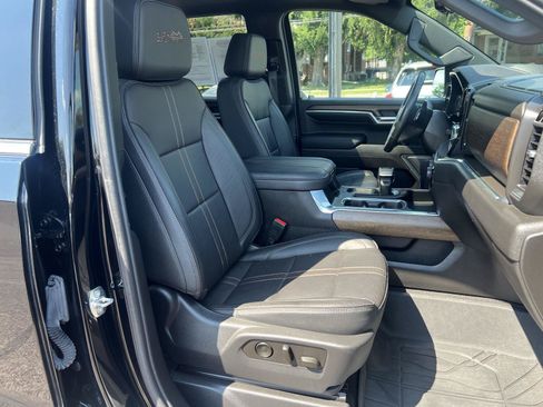 Used 2023 Chevrolet Silverado 1500 High Country w/ High Country Premium Package AWD/4WD image 19