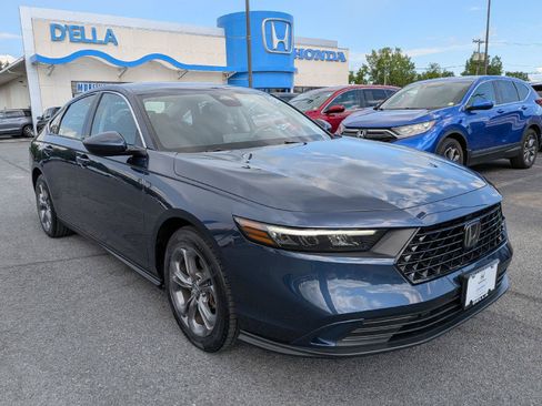 Certified 2023 Honda Accord EX image 4