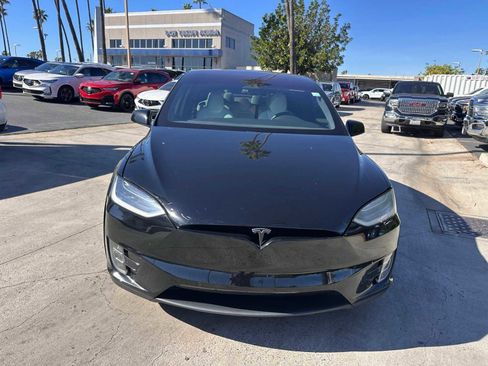 Used 2018 Tesla Model X 75D image 8
