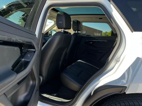 Used 2023 Land Rover Range Rover Evoque S image 11