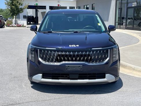 Certified 2025 Kia Carnival FWD image 2