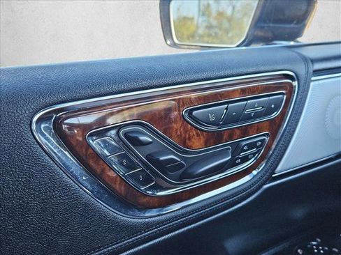 Used 2020 Lincoln Continental Reserve w/ Luxury Package image 22