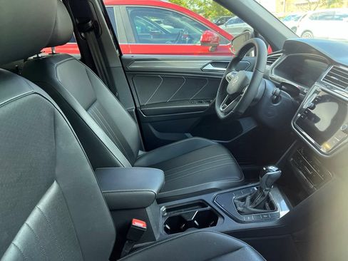 Used 2023 Volkswagen Tiguan SE R-Line FWD image 10