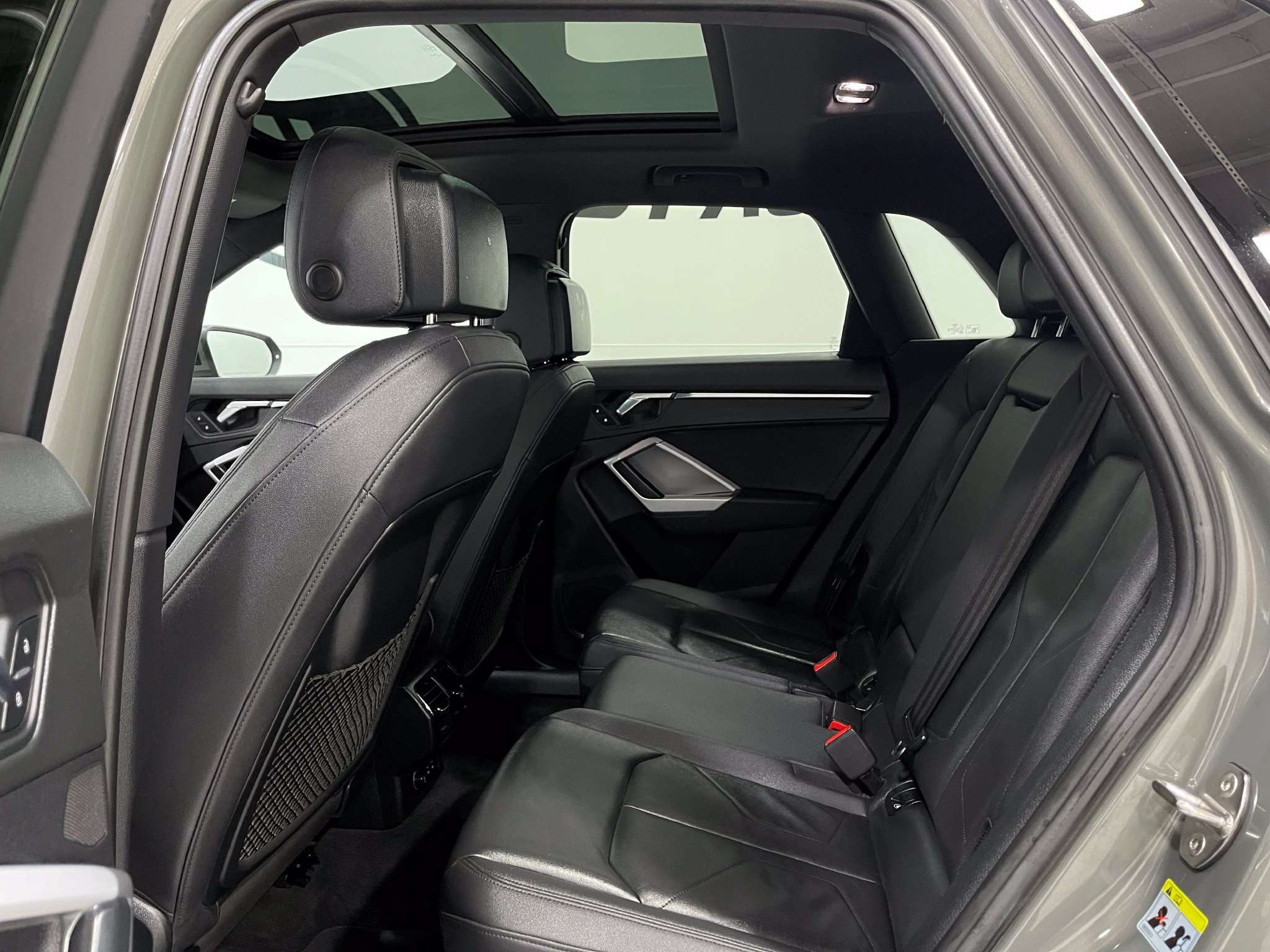 Used 2020 Audi Q3 2.0T Premium Plus AWD/4WD image 30