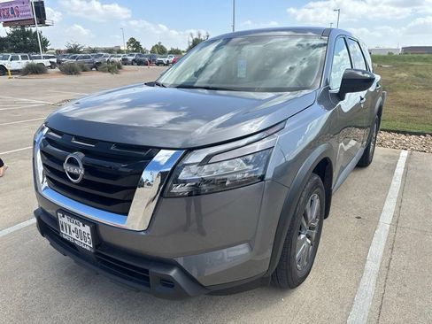 Used 2025 Nissan Pathfinder S FWD image 18