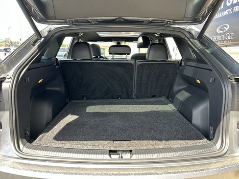 Used 2020 Volkswagen Atlas Cross Sport SEL Premium R-Line AWD/4WD image 14