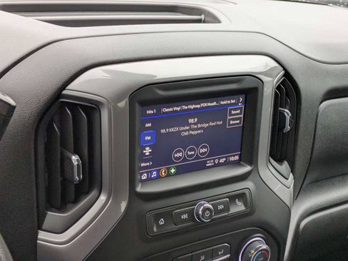 Used 2022 Chevrolet Silverado 1500 Custom image 30