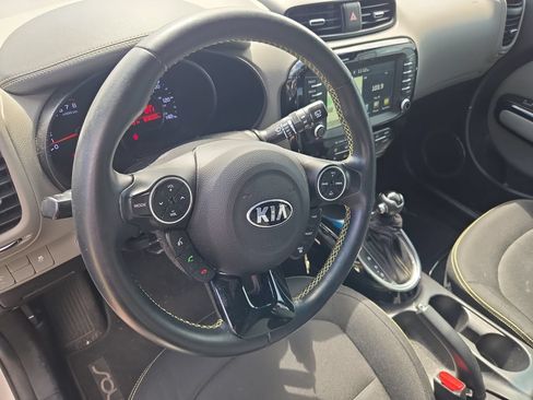 Used 2015 Kia Soul + w/ Audio Package FWD image 10