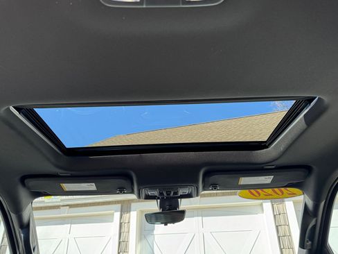 Used 2020 Chevrolet Silverado 1500 High Country w/ Technology Package image 18