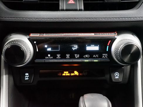 Certified 2025 Toyota RAV4 LE image 20