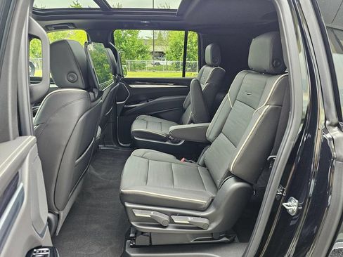 New 2026 Cadillac Escalade ESV Sport w/ Touring Package AWD/4WD image 17