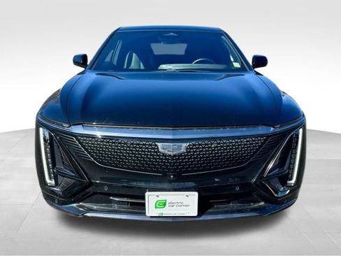 Used 2024 Cadillac Lyriq Sport AWD/4WD image 2