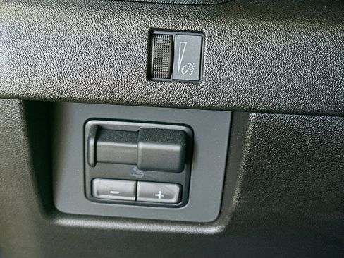 Used 2023 GMC Canyon Elevation w/ Elevation Premium Package image 17