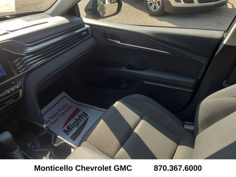 Used 2025 Toyota Camry LE FWD image 24