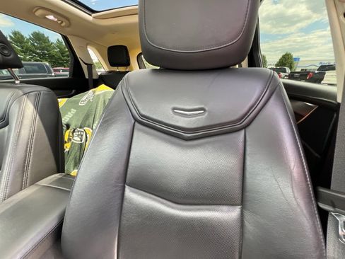 Used 2017 Cadillac XT5 Luxury w/ Driver Awareness Package AWD/4WD image 18