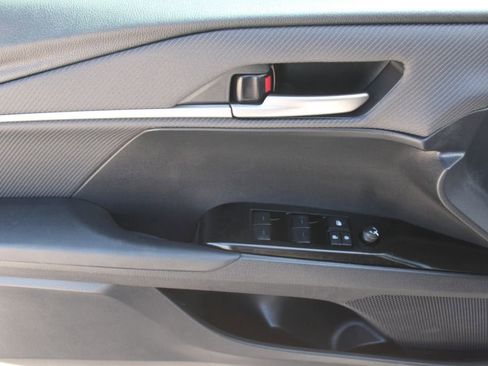 Used 2025 Toyota Camry SE FWD image 28