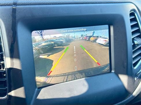 Used 2018 Jeep Compass Latitude w/ Popular Equipment Group image 15