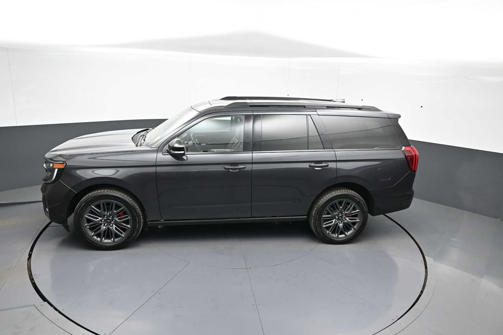 Used 2025 Ford Expedition Platinum w/ Stealth Performance Package AWD/4WD image 50