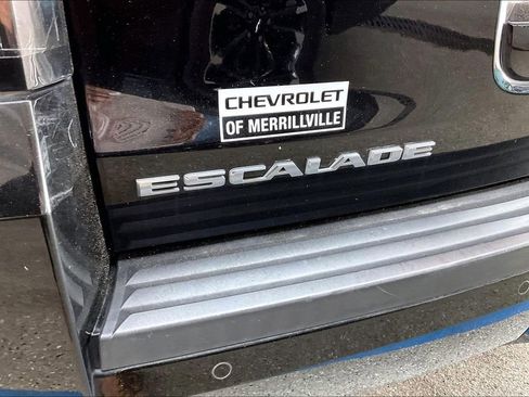 Used 2017 Cadillac Escalade Platinum AWD/4WD image 25