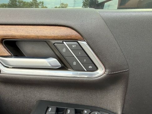 Used 2024 Chevrolet Silverado 2500 High Country w/ High Country Premium Package image 25