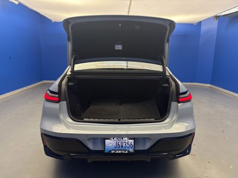 Used 2023 BMW i7 xDrive60 image 28