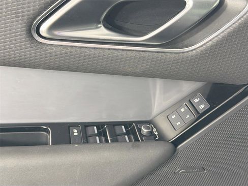 Used 2023 Land Rover Range Rover Velar R-Dynamic S AWD/4WD image 17