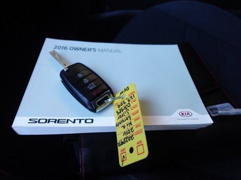 Used 2016 Kia Sorento L FWD image 29