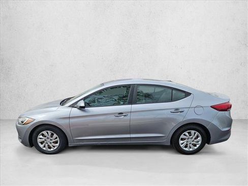 Used 2017 Hyundai Elantra SE image 8