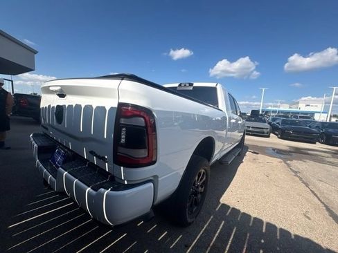 Used 2024 RAM 2500 Laramie w/ Night Edition AWD/4WD image 10