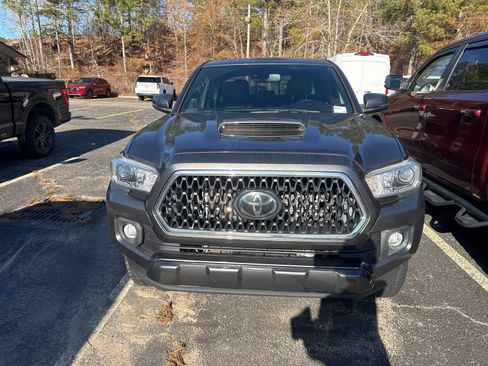 Used 2019 Toyota Tacoma SR5 image 2