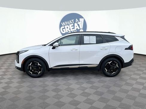 Certified 2026 Kia Sportage EX w/ EX Panorama Roof Package FWD image 9