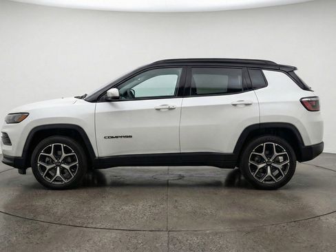 Used 2025 Jeep Compass Limited AWD/4WD image 5
