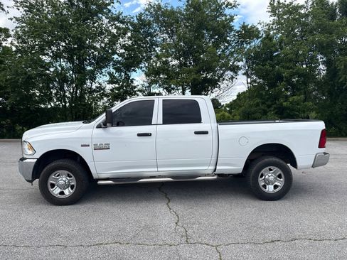 Used 2018 RAM 2500 Tradesman w/ Chrome Appearance Group AWD/4WD image 2