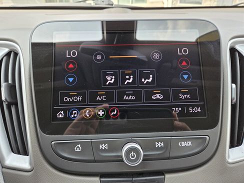 Used 2022 Chevrolet Malibu LT FWD image 19