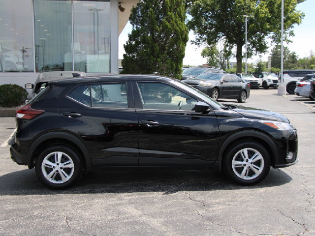 Used 2025 Nissan Kicks Play S FWD image 10
