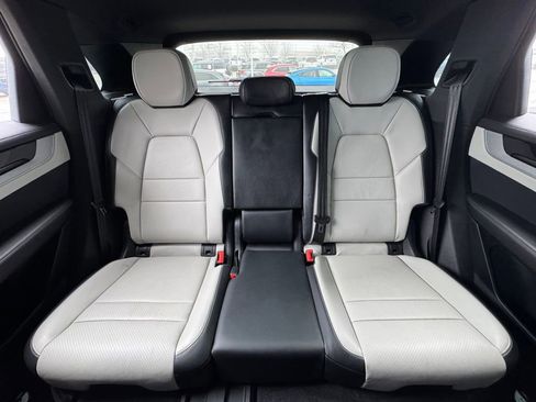 Used 2024 Porsche Cayenne image 28