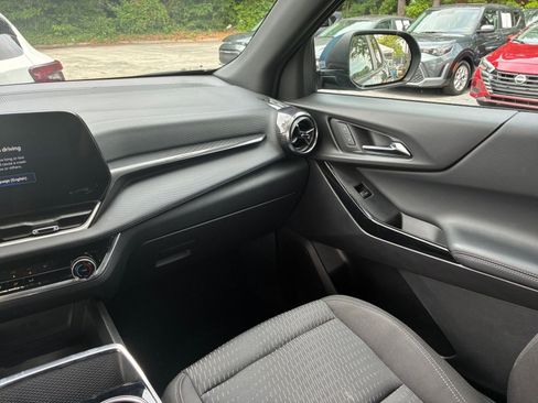 Used 2025 Chevrolet Equinox LT FWD image 37