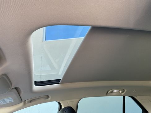 Used 2021 Buick Envision Essence FWD image 29