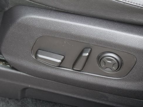 Used 2023 Kia Carnival SX Prestige FWD image 30