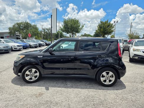 Used 2017 Kia Soul FWD image 3