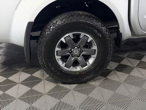 Used 2018 Nissan Frontier PRO-4X AWD/4WD image 12