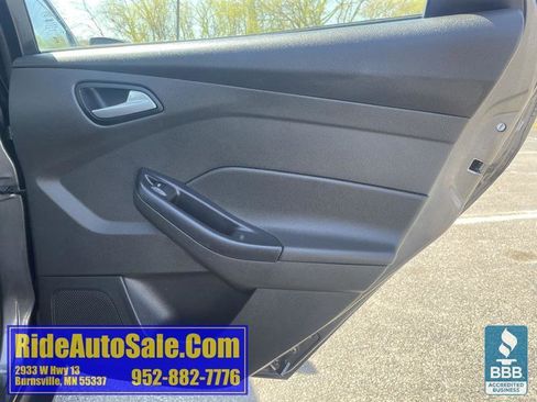 Used 2016 Ford Focus SE w/ SE Cold Weather Package FWD image 15
