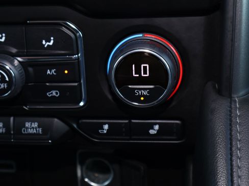 Used 2022 Chevrolet Suburban Z71 w/ Luxury Package image 34