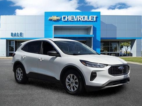 Used 2023 Ford Escape Active w/ Tech Pack #1 FWD image 1